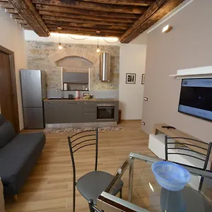 vico-durazzo-apartment.hotelitalianriviera.com/